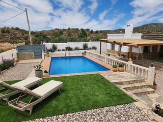 Chalet  Partida solana la. Amplio chalet con parcela totalmente plana  ideal para animales,