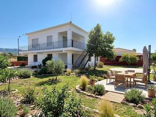 Chalet à Monòver. Chalet con 2 viviendas independientes en el centro de monóvar  i