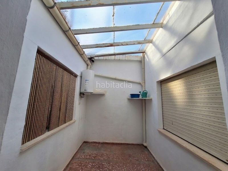 Foto c997df40-6a66-456d-be22-6460a7ef369a. Edificio  de dos plantas con garaje y múltiples posibilidades de negocio en pleno centro en Castalla