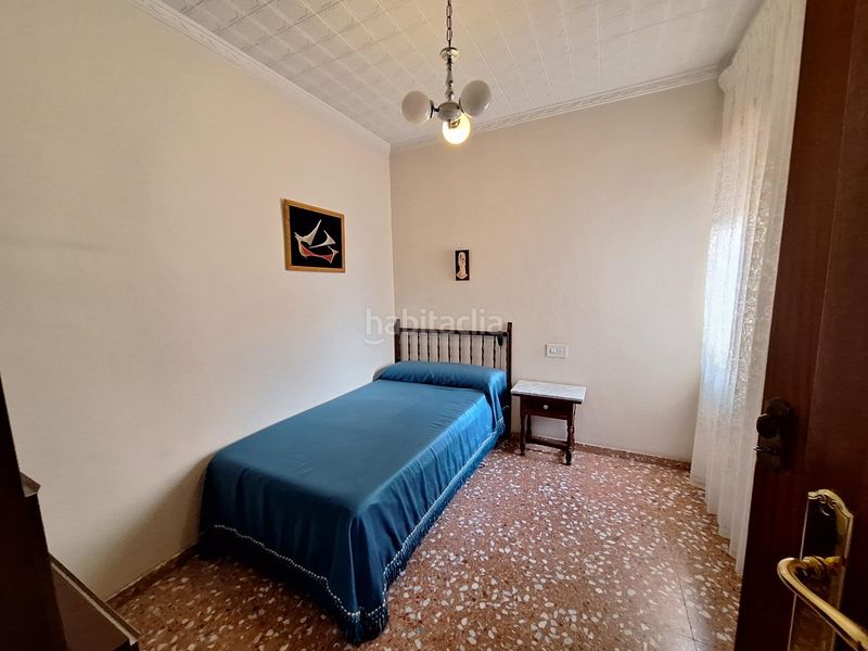 Foto e62f2704-81b0-43e7-ad9f-8377b2634041. Edificio  de dos plantas con garaje y múltiples posibilidades de negocio en pleno centro en Castalla