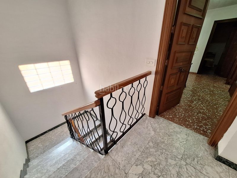 Foto fdddecee-0fd2-4587-8862-f811d4f4e107. Edificio  de dos plantas con garaje y múltiples posibilidades de negocio en pleno centro en Castalla