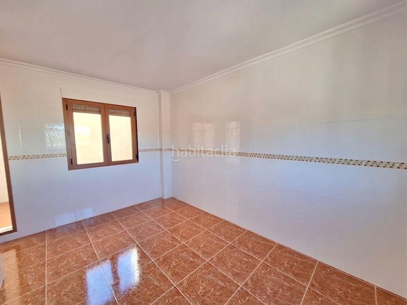 Foto 740b71ab-7d6f-41d8-a453-1e45492f652e. Casa adossada amb aparcament a Pinoso