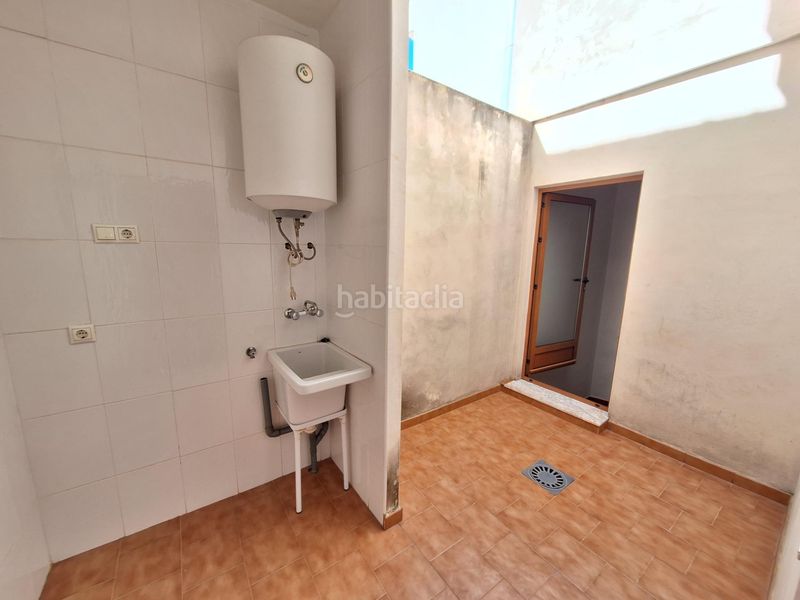 Foto 7c0ea4b6-14bb-44e1-b9af-e2fd7816c990. Casa adossada amb aparcament a Pinoso