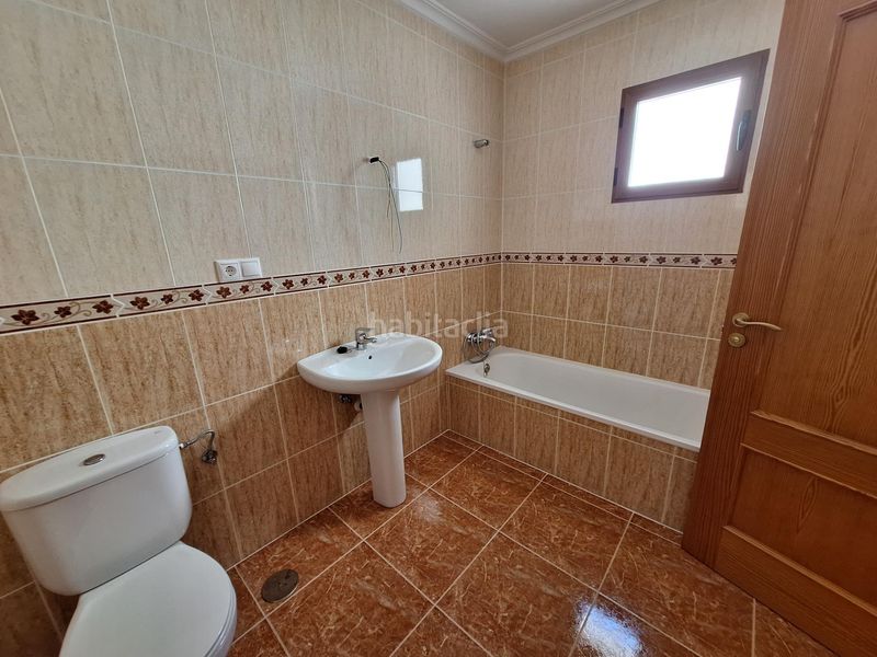 Foto 8ac50bdd-626c-45e2-97b9-5ae8a2e25eca. Casa adossada amb aparcament a Pinoso