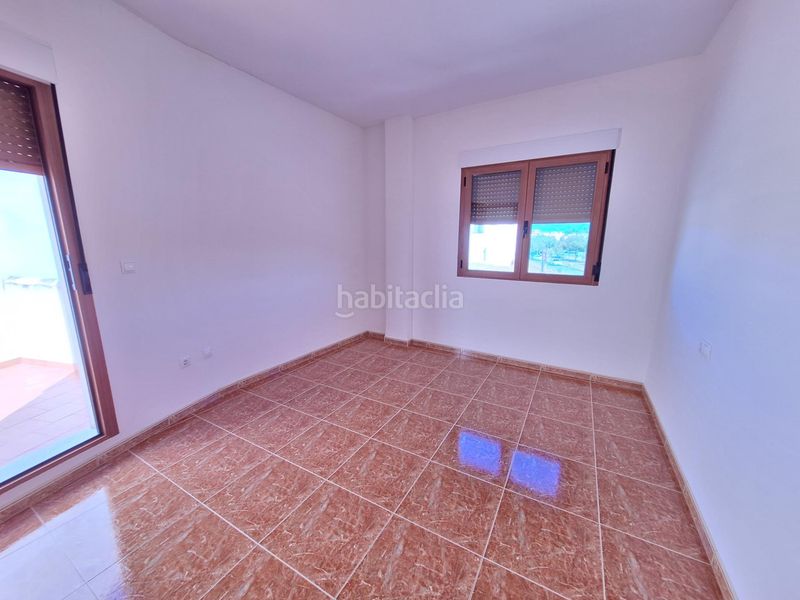 Foto bb23f8a0-d097-4ad6-88a9-71ca9a624fb0. Casa adossada amb aparcament a Pinoso