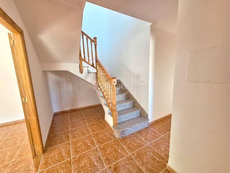 Foto e3dd8ab9-772e-4ccf-8fb4-6f6839de4587. Casa adossada amb aparcament a Pinoso