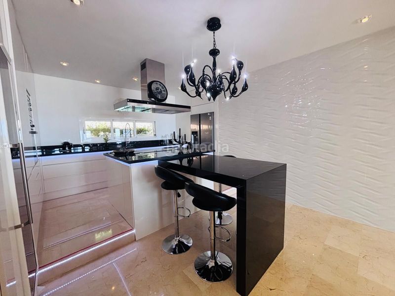 Foto bb8a7201-c42e-4ff2-bff7-1281a721e643. Apartament amb piscina a Altea hills Altea