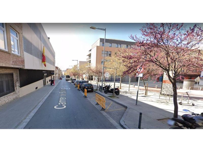 Foto acb8a2ba-f63c-426f-98f5-345f304d3b53. Aparcament cotxe a Barri del Centre Terrassa