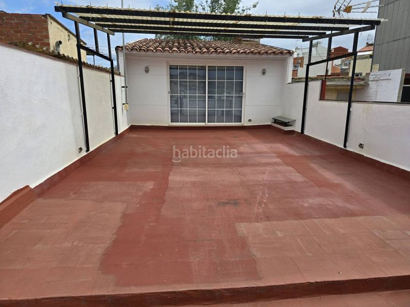 Foto 4b49a3b9-ef8b-49ff-b141-10caf11bc605. Casa amb calefacció aparcament a La Maurina Terrassa