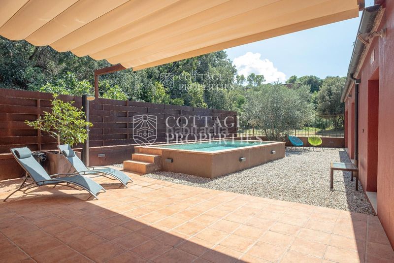 Foto b52d0311-8f7f-44ee-be4e-1f37d17bd39c. Casa amb calefacció aparcament piscina a Forallac