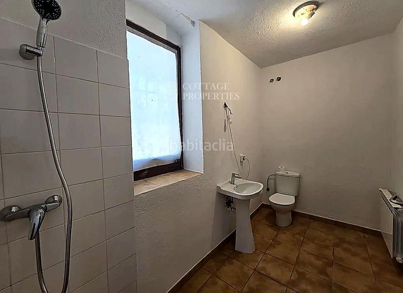 Foto b8ac190a-dbf4-4944-a4da-09f89a622cf5. Masia amb calefacció aparcament a Sant Gregori