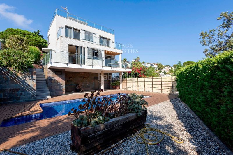 Foto 5fa17d9a-a448-4515-85d2-968366d3f132. Casa amb calefacció aparcament piscina a Canyelles Lloret de Mar