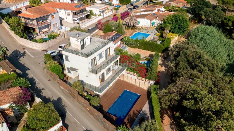 Foto 79d11ae5-242a-477c-a2ef-58f89f7250a7. Casa amb calefacció aparcament piscina a Canyelles Lloret de Mar