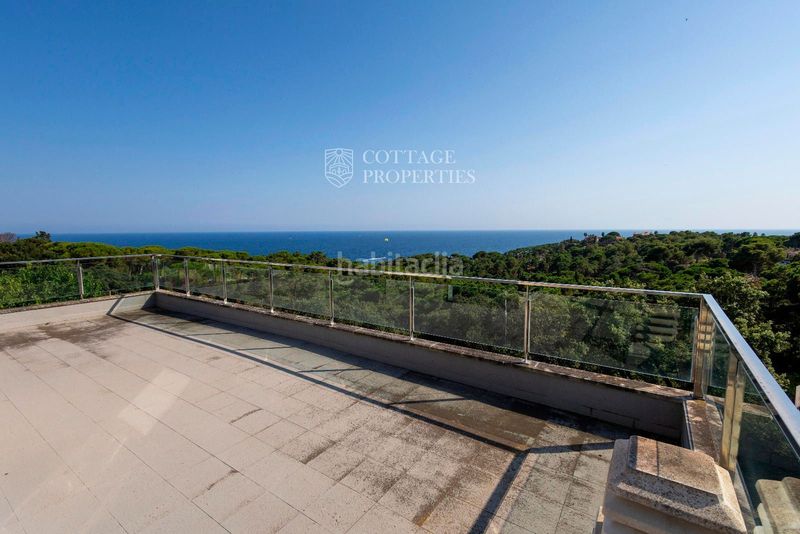 Foto 825edfef-b866-4983-ac81-c95d4142bd5a. Casa amb calefacció aparcament piscina a Canyelles Lloret de Mar