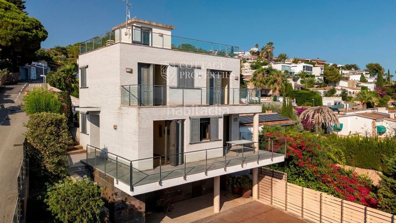 Foto cd40abe1-4b55-4c1a-9b04-4b169630ea6c. Casa amb calefacció aparcament piscina a Canyelles Lloret de Mar