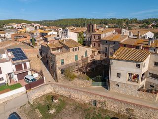 House  N/a. Casa de pueblo en venta en garrigoles, baix empordà, girona.