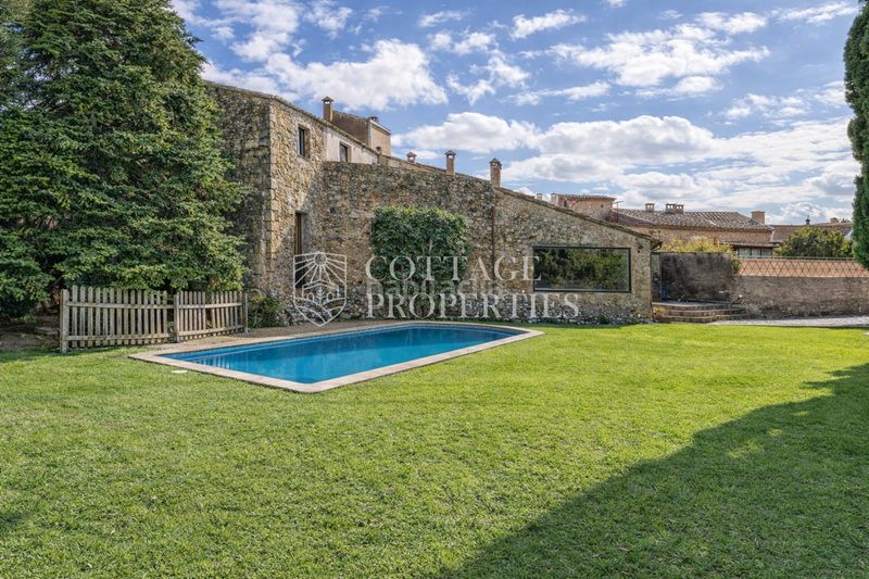Foto dc54e8e7-9a5f-4992-a193-bac46d504ce8. Masia amb calefacció aparcament piscina a Bàscara