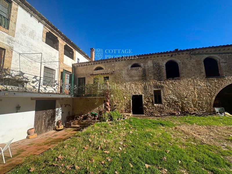 Foto fbe279e8-6ec7-46ed-97c0-b5cdbe94e0c4. Masia a Sant Ferriol