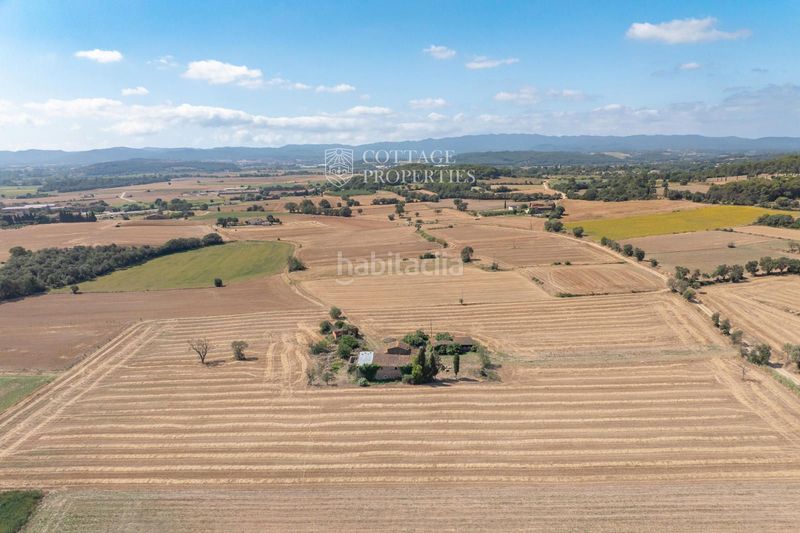 Foto ed7e4708-0d90-4ba9-9d2e-1f7d51986196. Masia a Corçà