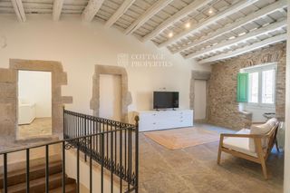 Masía en Gualta. Masía del siglo xviii en venta en gualta, baix empordà, girona.