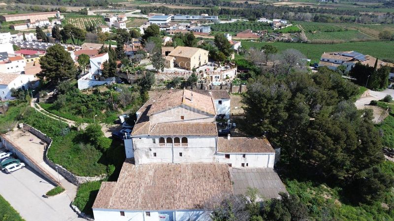 Foto 1f6523c2-1f64-42a2-8693-0d1550877b20. Masia amb calefacció aparcament a Font-rubí