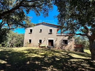 Masía  Darnius. Masia en venta en darnius, alt empordà, girona.