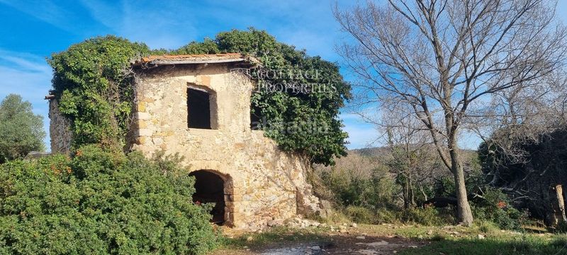 Foto 14b3d300-aa1a-4a92-918c-aa122e3e8b4e. Masia a llado a Cabanelles
