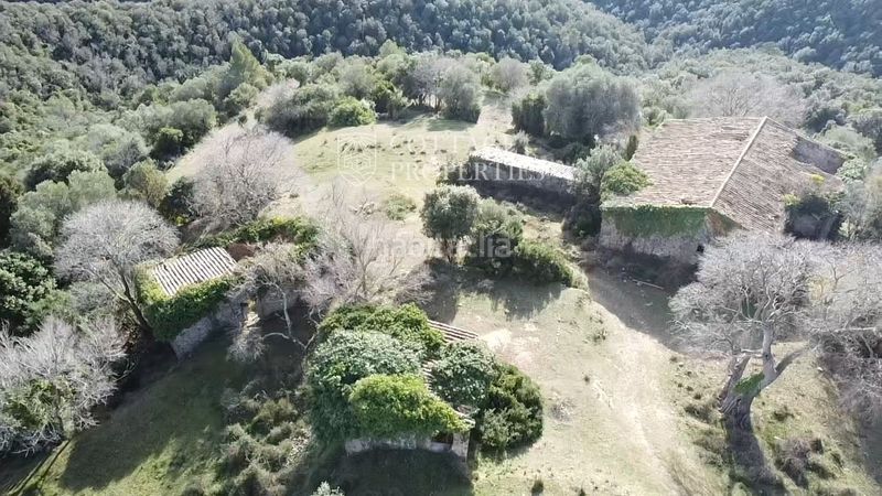 Foto 4750aa8b-50f3-433c-b35a-41880f3b39dd. Masia a llado a Cabanelles
