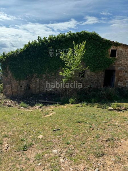 Foto df79a17f-45c2-4174-85be-f3e579233913. Masia a llado a Cabanelles