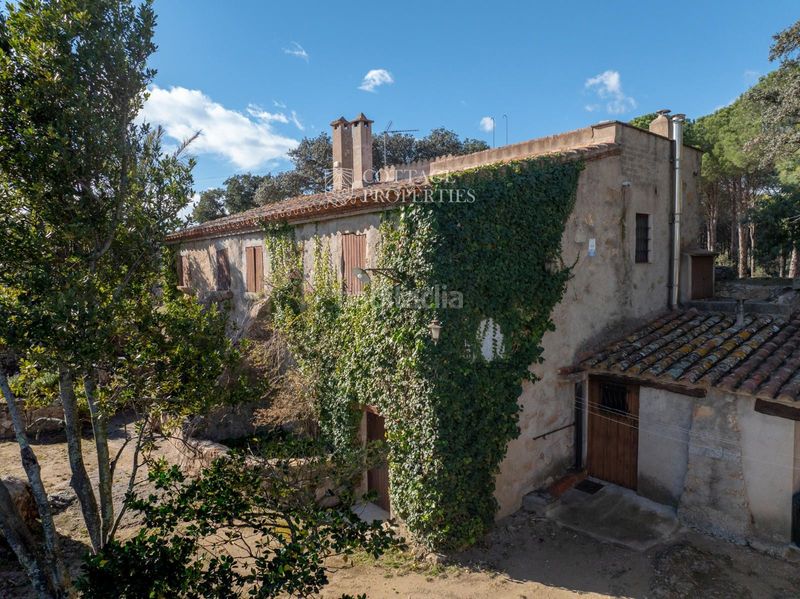 Foto a59ca026-93db-4769-921b-3e1ebea9572d. Masia a Capmany