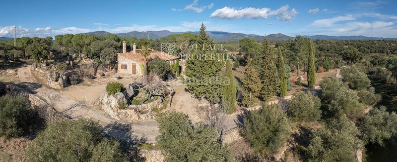 Foto e7d2c412-e4de-458f-8624-b832f54da507. Masia a Capmany