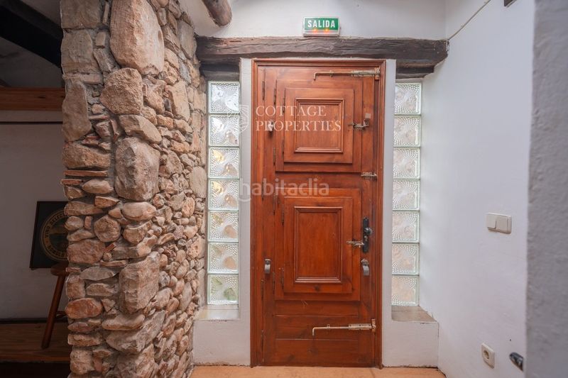 Foto a65940be-ae61-4139-bfc3-fb7d286e5624. Masia a llado a Cistella