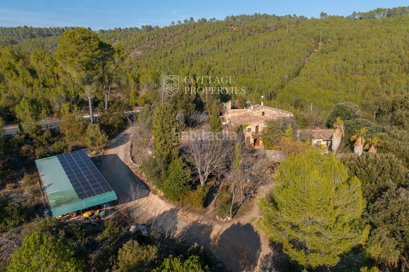 Foto b6af6f3e-f2e3-4fde-9f4e-6f6c9e886dd4. Masia a llado a Cistella