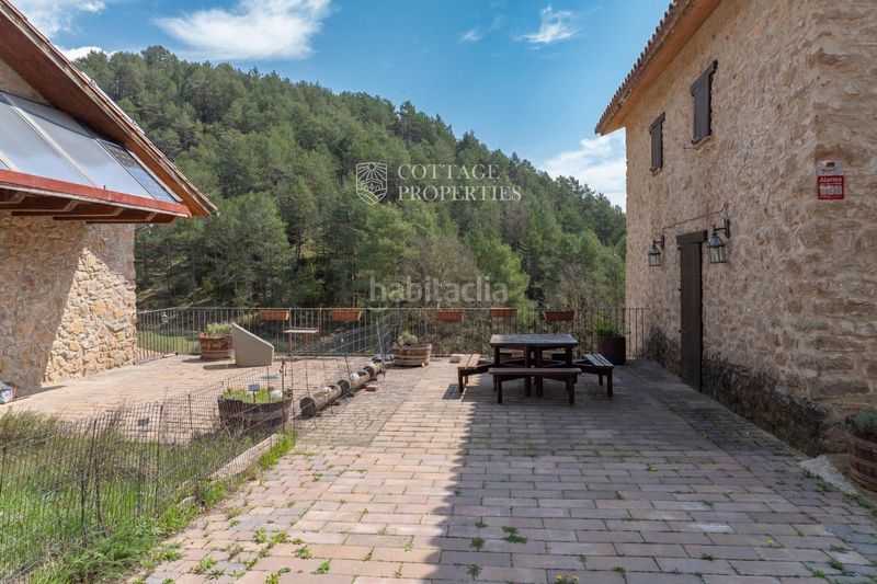 Foto 34c3d30d-eef0-407b-a12a-34b0377760a5. Masia amb aparcament a Ripoll