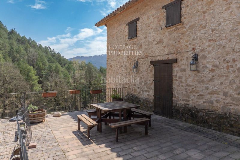 Foto b10bc1d5-a5da-45f0-ad87-4eb271407871. Masia amb aparcament a Ripoll