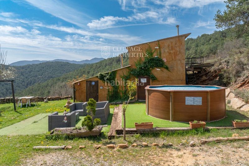 Foto c75330fe-15e5-40b5-a79b-941c44c3e750. Masia amb aparcament a Ripoll