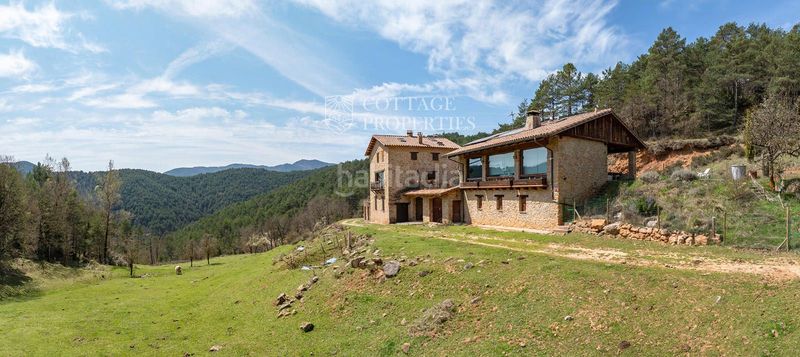 Foto dee95658-0e84-4fbd-b24c-d600b95de5b0. Masia amb aparcament a Ripoll