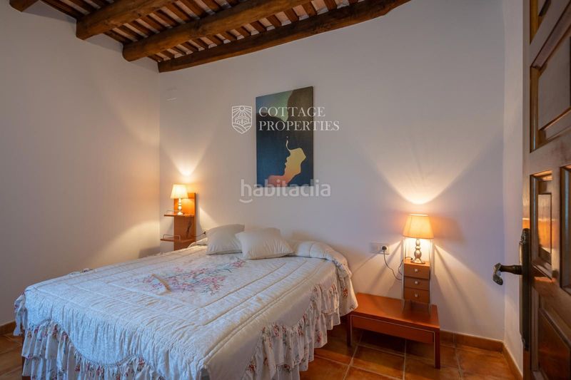 Foto cb4880d0-6aa9-43f8-a3b4-c2c213a2a9a1. Masia amb aparcament a Torelló