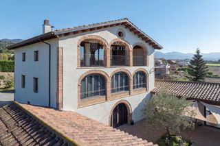 Bauernhof  Montserrat. Mas�a del siglo xx en venta en sant vicen� de torell�, osona, ba