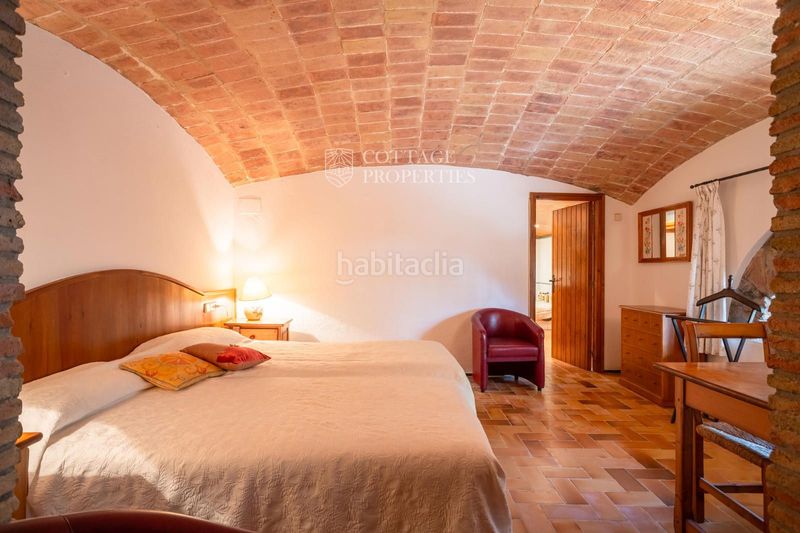Foto d15bf9d5-b474-43e1-b069-44c5f6ac38ad. Masia amb calefacció aparcament a Cistella