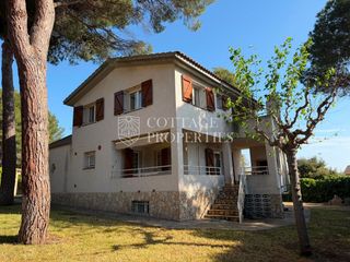 House in Rafel de casanovas s/n. Casa de lujo en venta en sant antoni de calonge, baix empordà, g