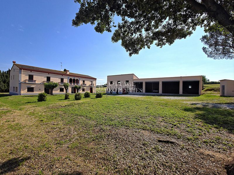 Foto a82c1584-be0a-4b89-9a7c-75de553b0d34. Masia a disseminat afores s/n a Vilademuls