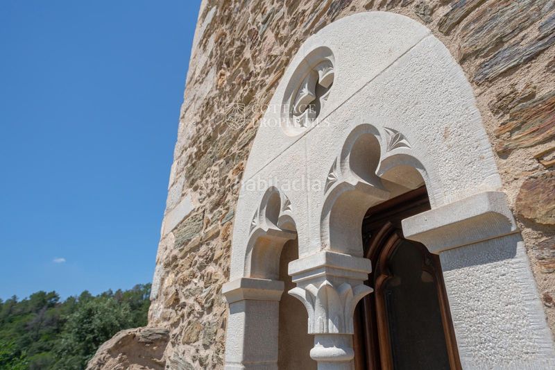 Foto ee4dc869-31c0-41a7-b41f-e8f7462e2529. Masia amb calefacció piscina a Llambilles