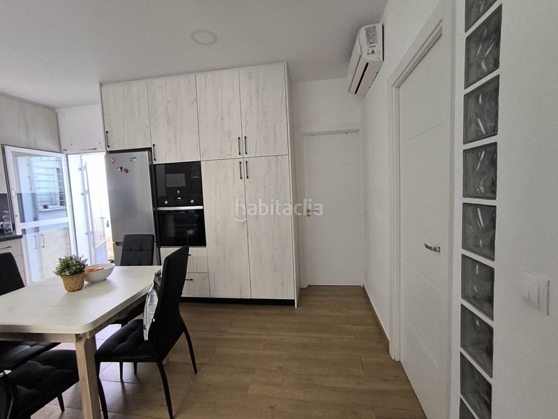 Foto 3567f1f2-7a07-4258-9f2e-b8140862d0c5. Casa adossada a Santa Isabel Málaga