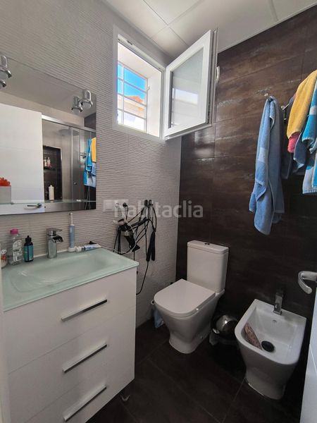 Foto 98b77969-5cf9-4a96-8ba6-aaaae1559e6f. Casa adossada a Santa Isabel Málaga