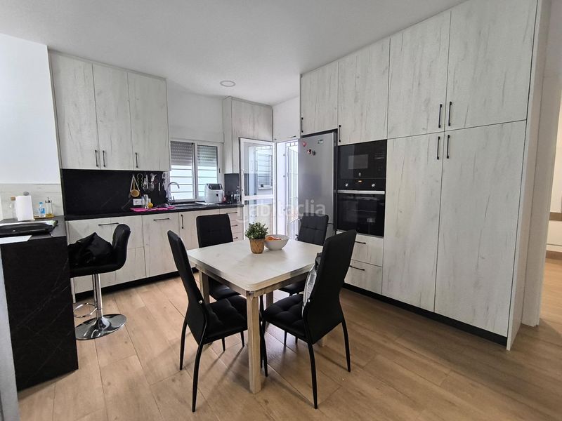 Foto a74651c7-ff31-44f6-9c2d-51e92a9ab25d. Casa adossada a Santa Isabel Málaga