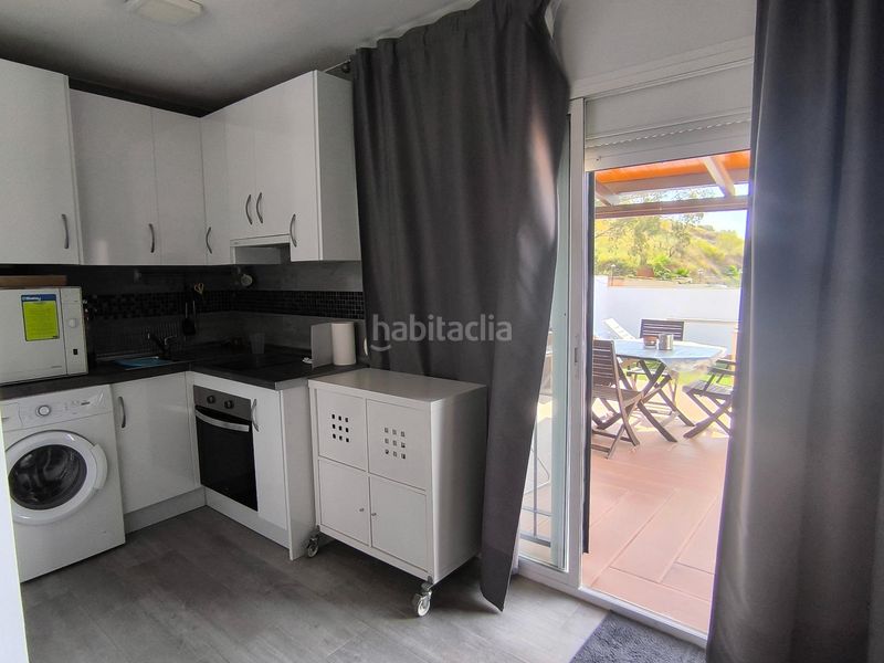 Foto b1ad8128-7210-4928-a0a9-cd462a086b25. Casa adossada a Santa Isabel Málaga