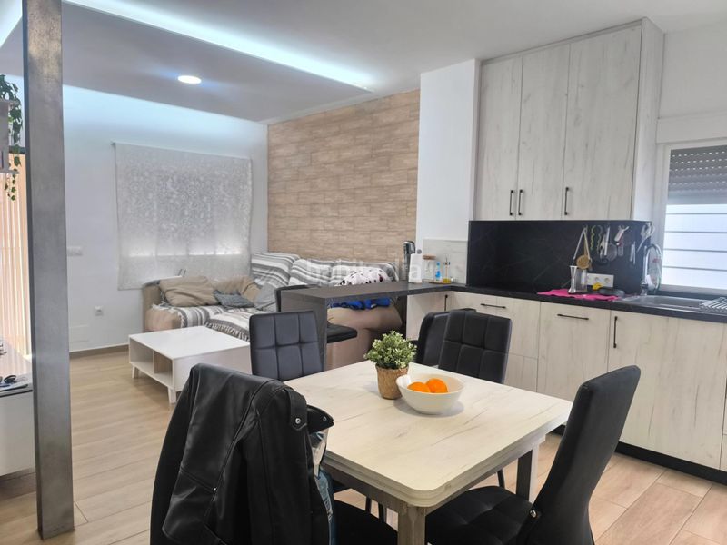 Foto e4f4312e-b059-485a-9a07-c78dbdf159ce. Casa adossada a Santa Isabel Málaga