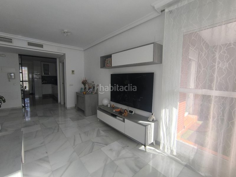 Foto dc00eb26-3417-4643-bc33-6bd2f70f4a70. Piso en Martín Carpena - Torre del Río Málaga