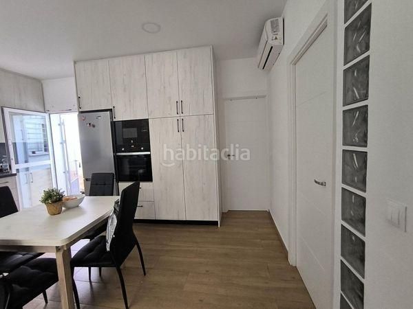 Foto 0b319bbb-f3c4-4816-a6d0-98993768bb71. Casa adossada amb calefacció a Santa Isabel Málaga